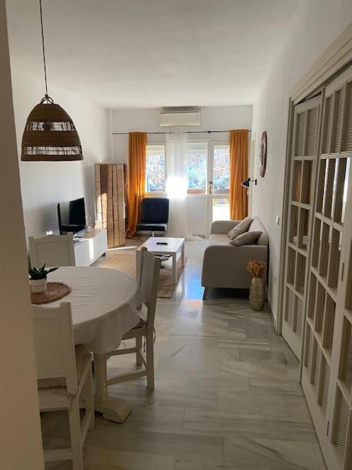 2 Bedroom Flat In Golden Mile For 4 People Max * Marbella