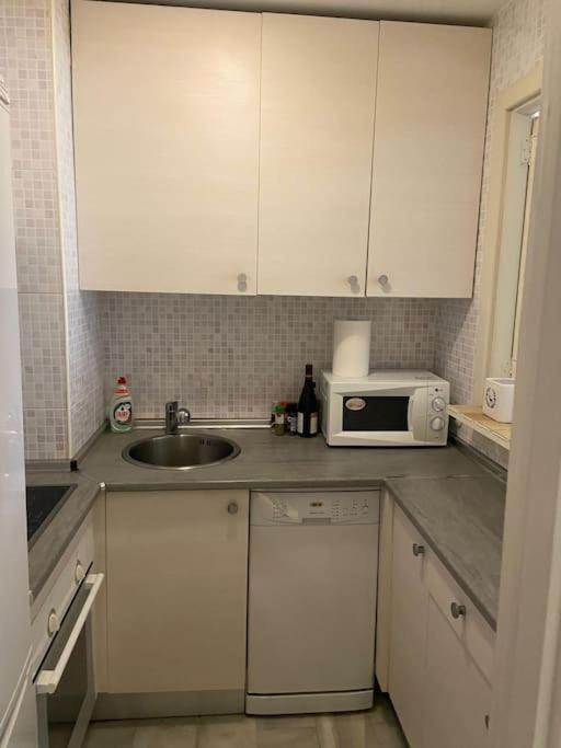 2 Bedroom Flat In Golden Mile For 4 People Max *